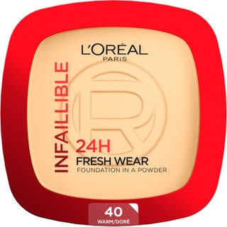 L'Oréal Paris Infaillible 24H Fresh Wear Foundation in a Powder